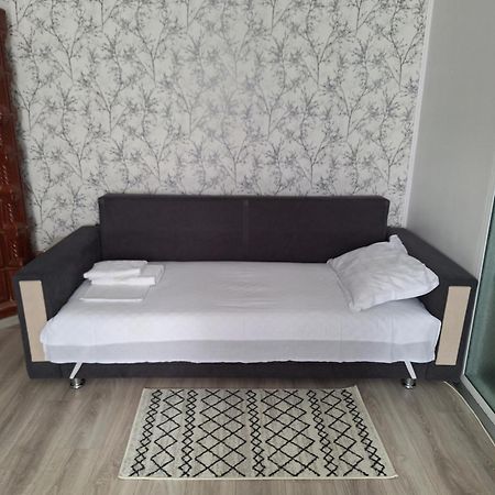Miha'S Apartament Sulina Bagian luar foto
