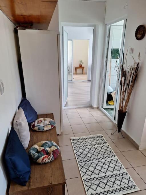 Miha'S Apartament Sulina Bagian luar foto