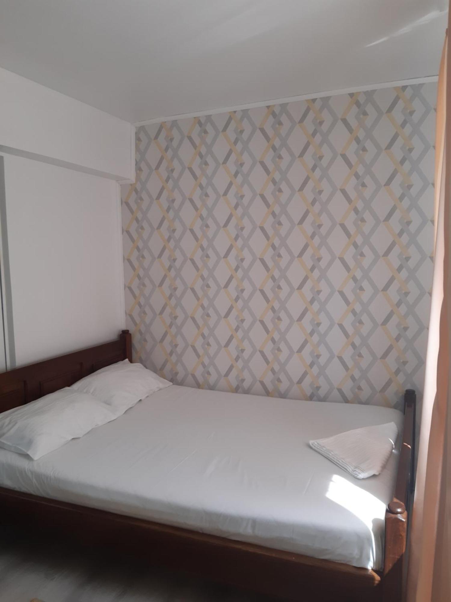 Miha'S Apartament Sulina Bagian luar foto